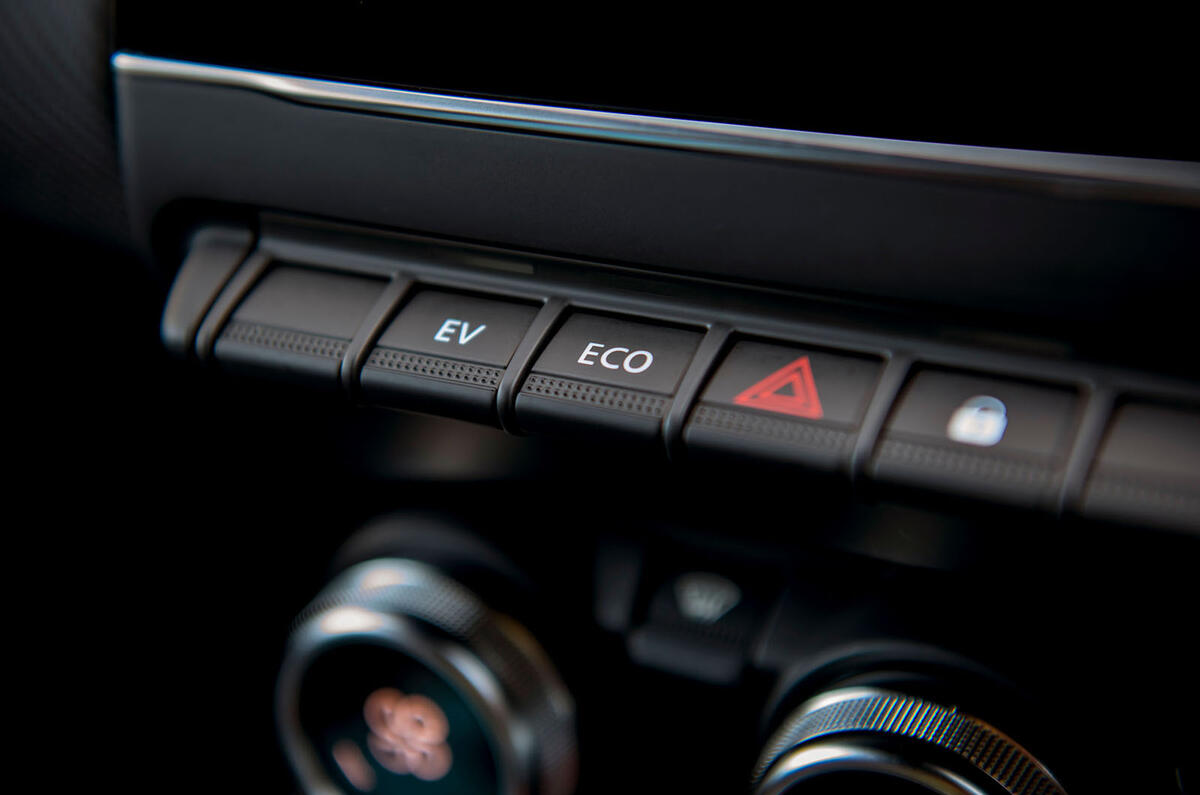 Renault Clio E-Tech hybrid 2020 UK first drive review - EV button