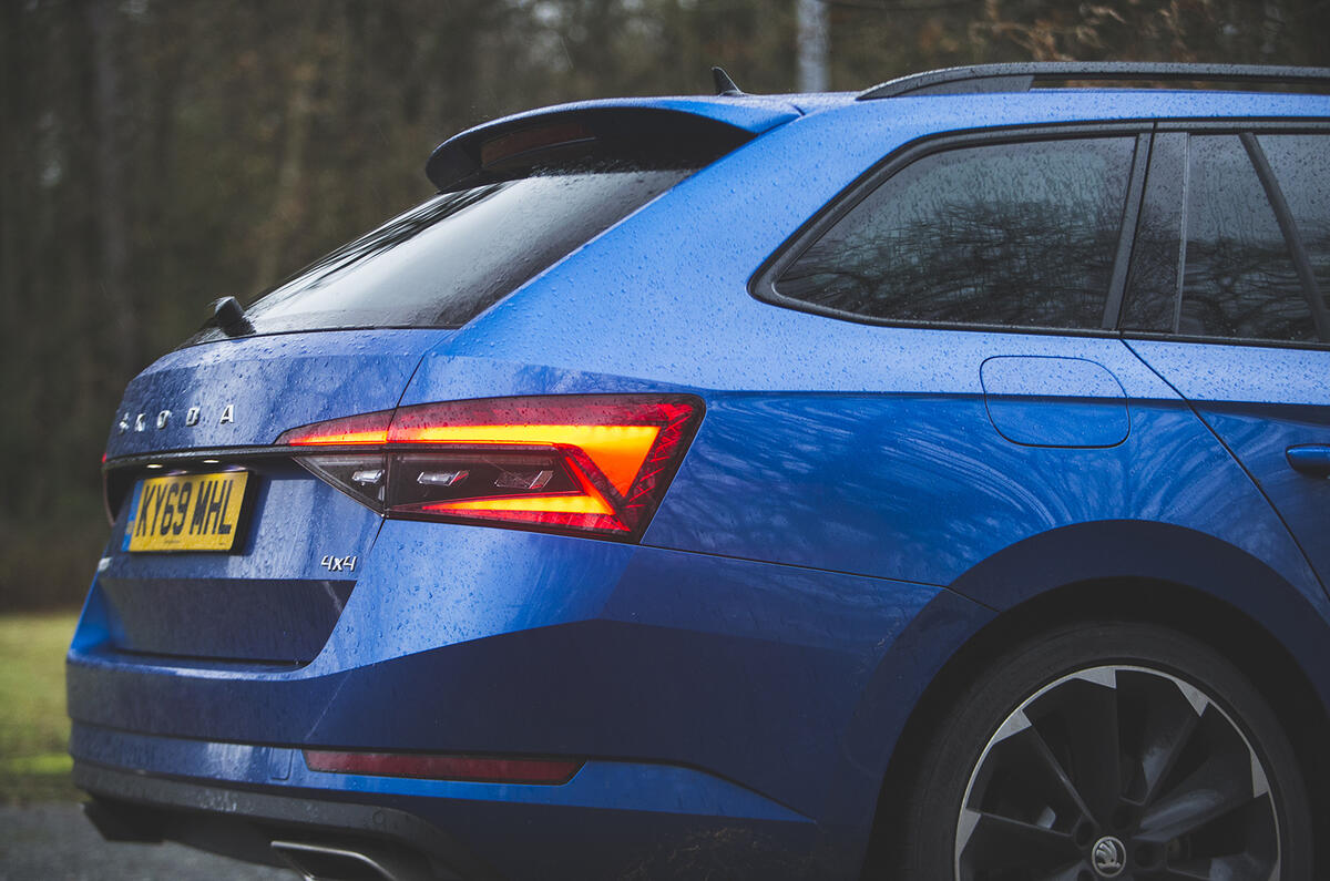 Skoda Superb Estate 2 0 Tsi 272 Sportline Plus 2019 Uk