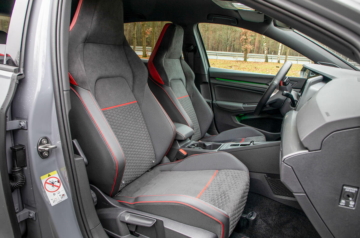 7-volkswagen-golf-gti-clubsport-2020-first-drive-review-cabin.jpg