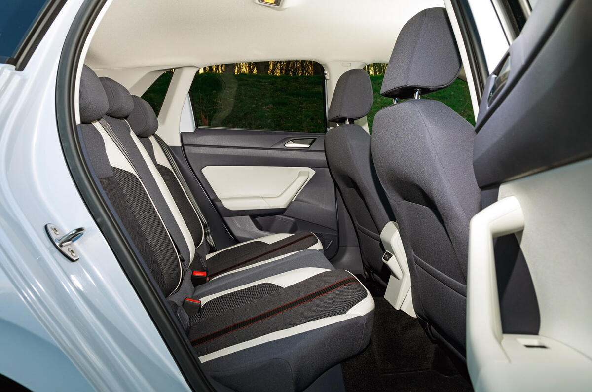 Volkswagen Polo - interior