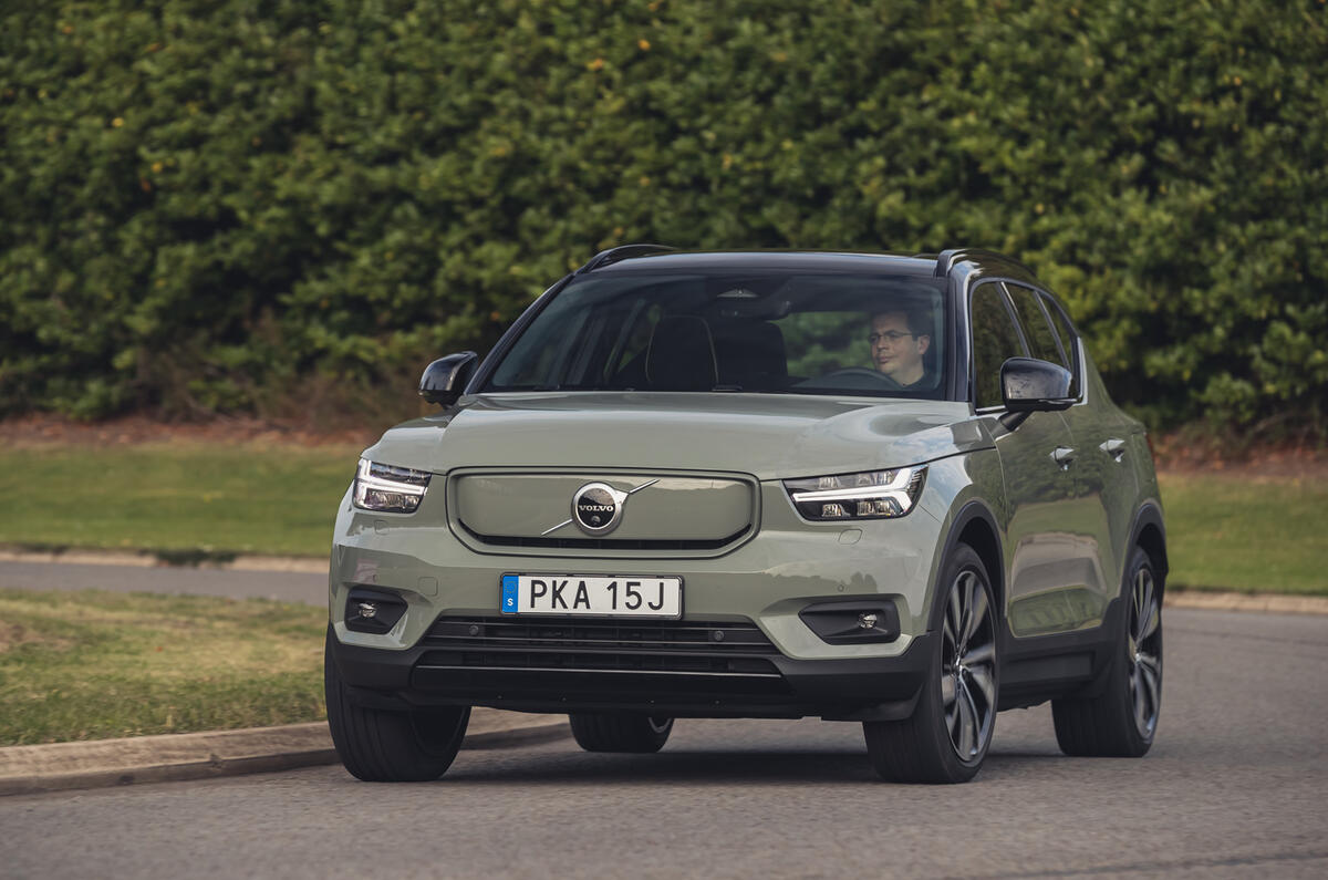 Volvo XC40 P8 Recharge 2020 : premier bilan de la conduite au Royaume-Uni - les virages à l'avant