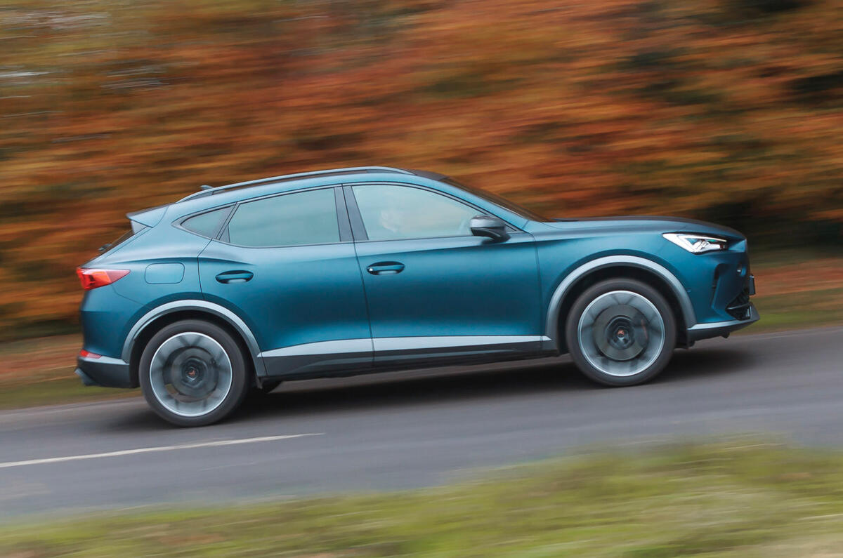 79 Cupra Formentor vs Hyundai Kona N 2022 Cupra side pan