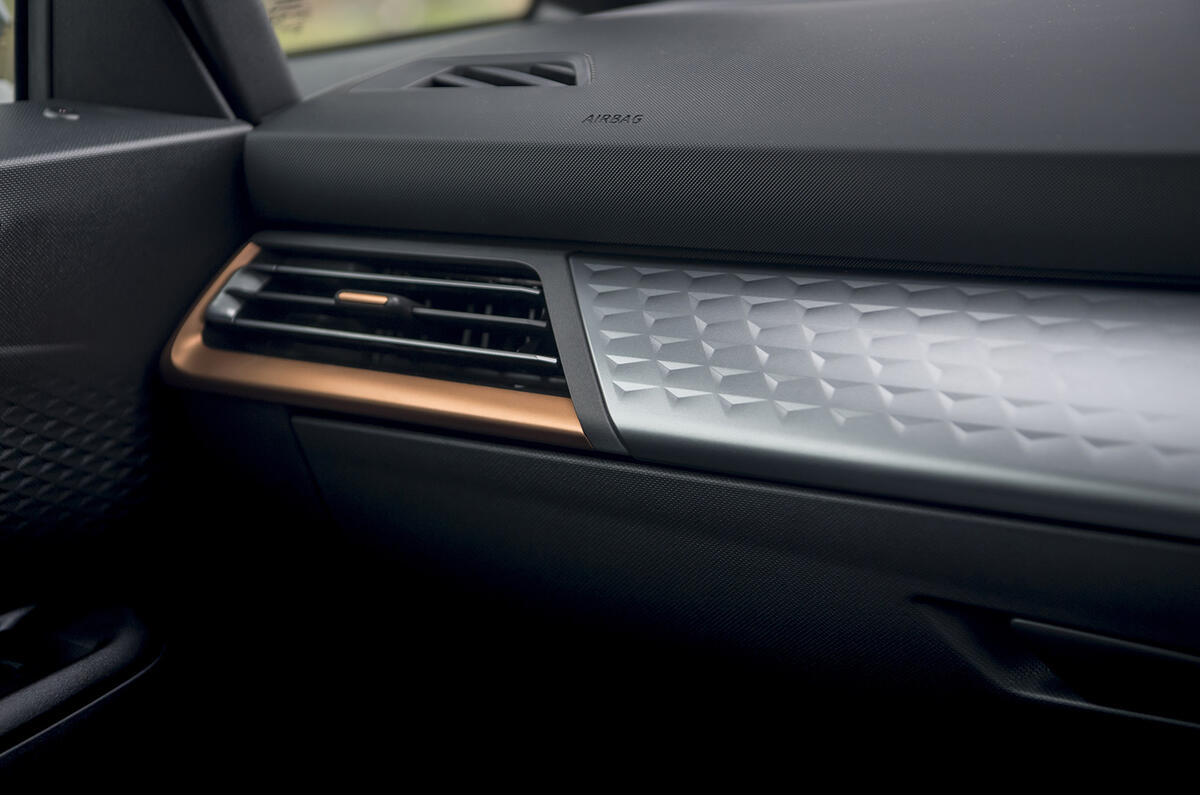 7 Cupra Born 58kWh trim