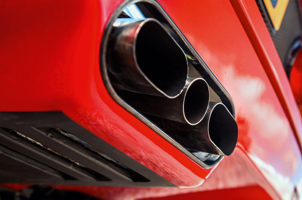 [Image: 7_ferrari_f40_exhaust_pipes.jpg?itok=--eYwf0V]