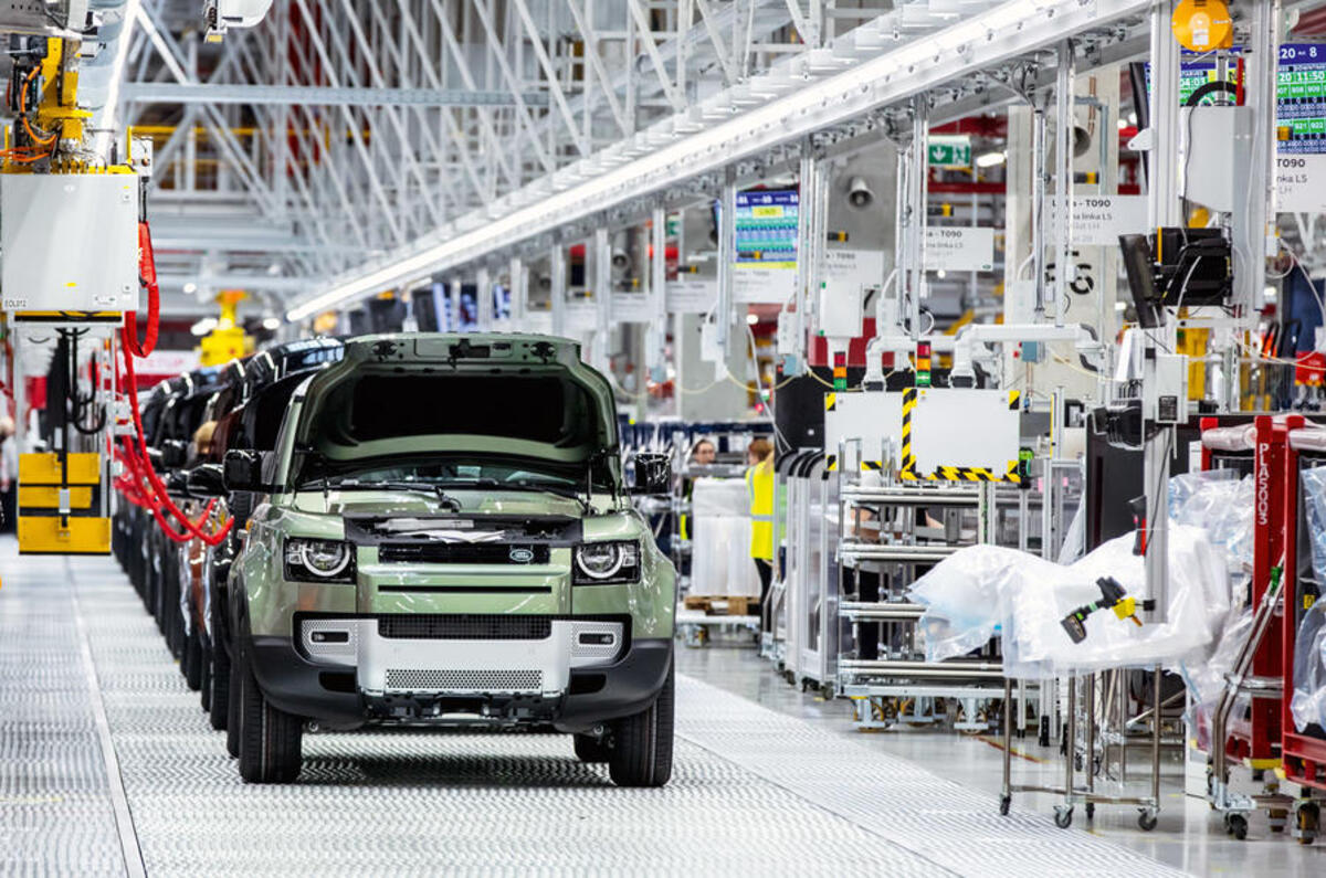 7 land rover defender 2020 defenders lined up