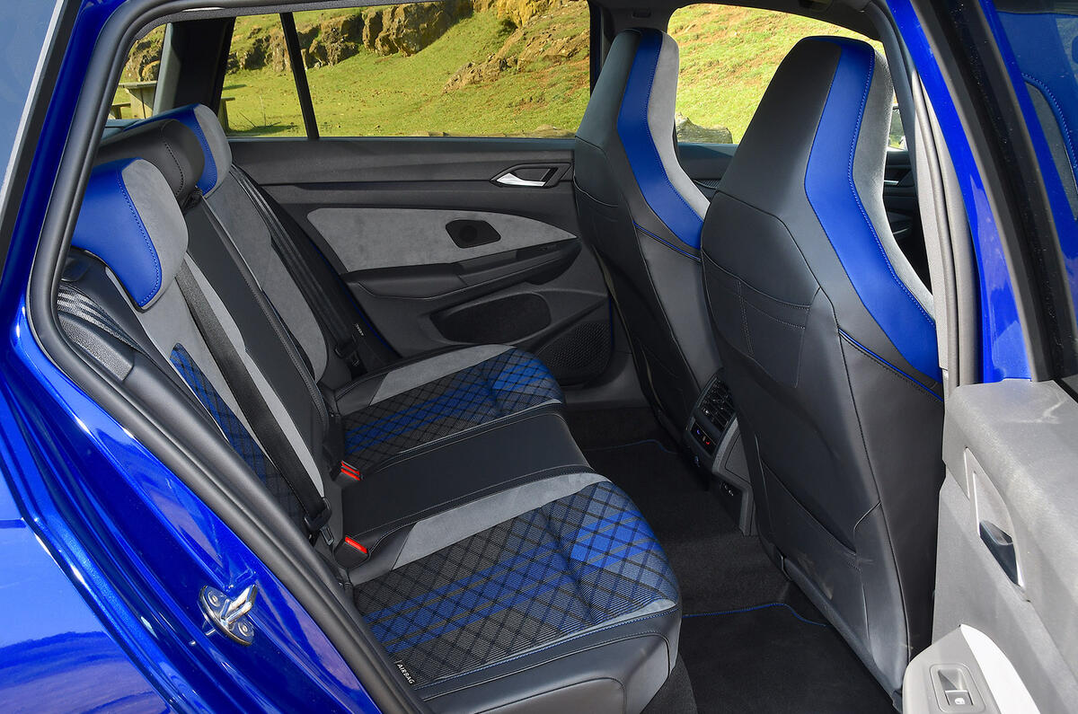 7 VW Golf R Estate sièges arrière