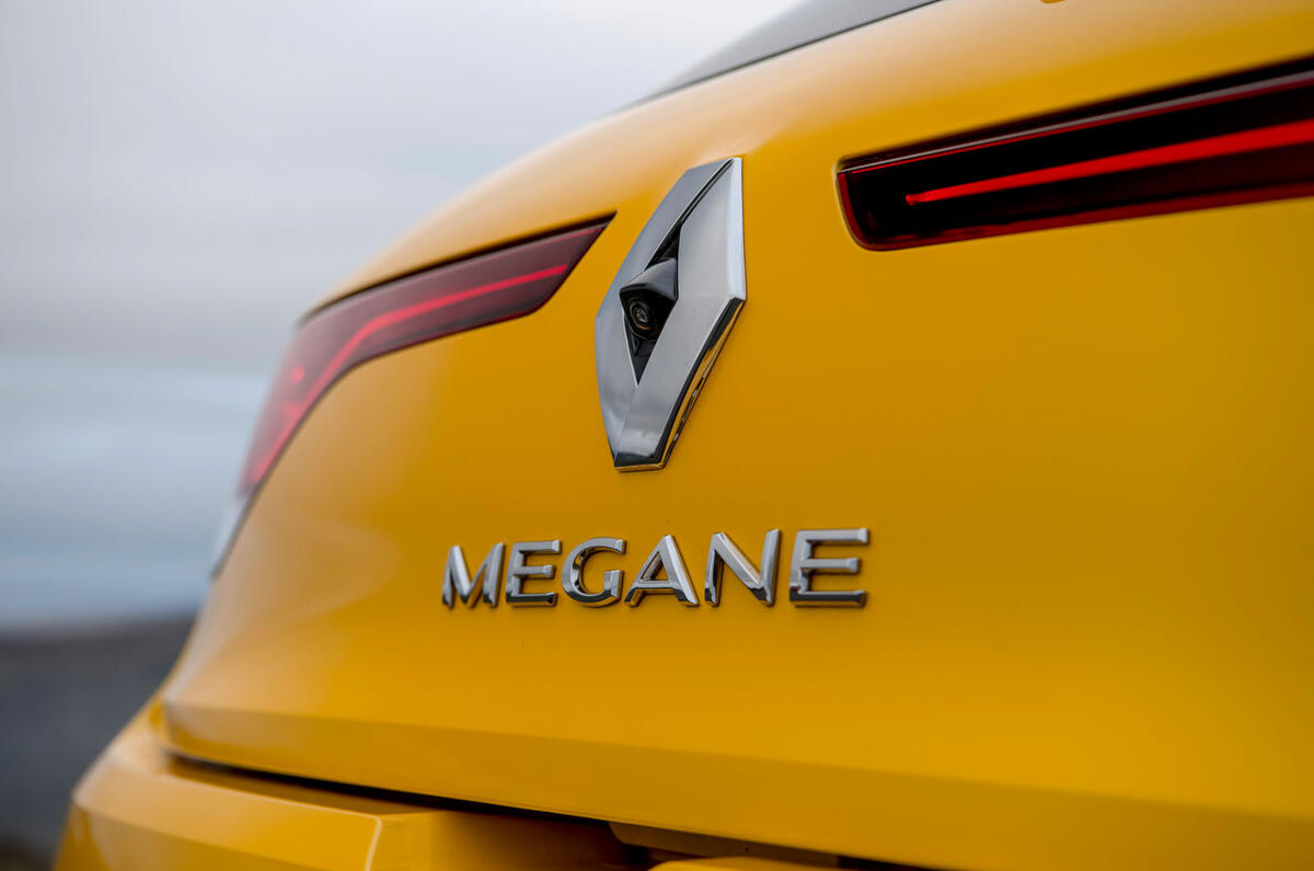 7Renault Mégane RS 300 Trophy 2021 Premier badge arrière de l'examen de conduite au Royaume-Uni