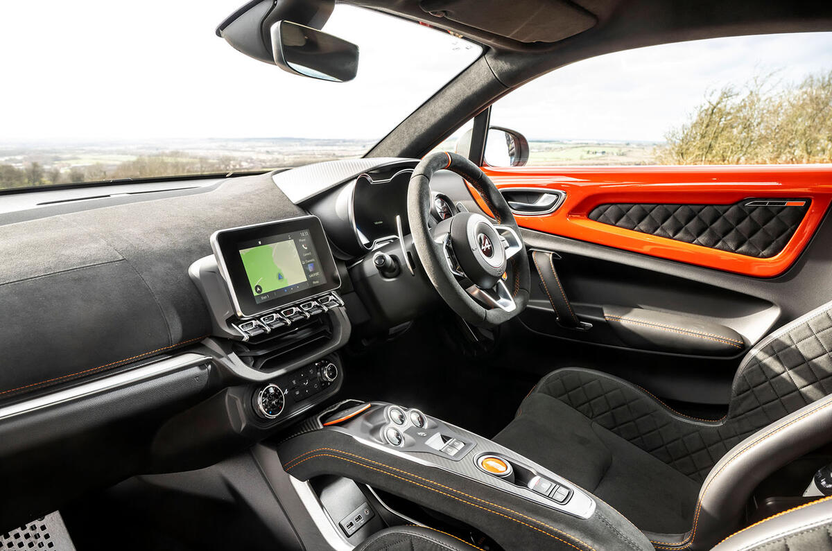 8 Alpine A110 S 2022 UE : essai routier de l'habitacle