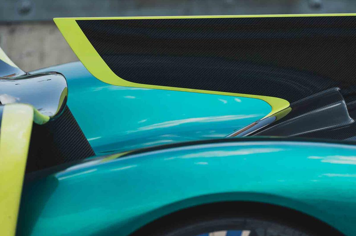 8 aston martin valkyrie amr pro