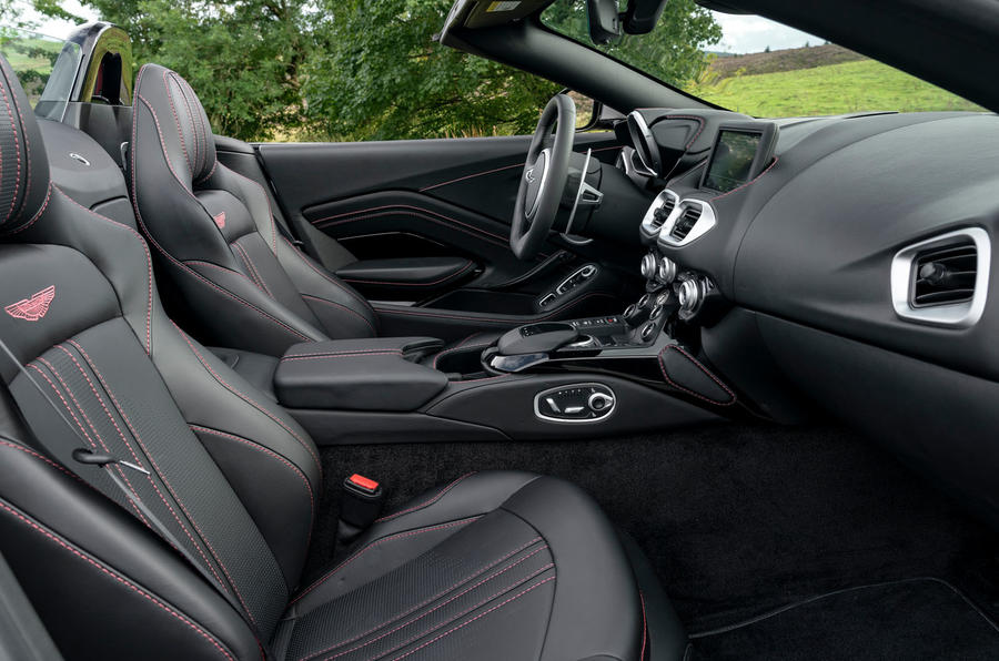 Aston Martin Vantage Roadster 2020 : premier bilan de conduite au Royaume-Uni - cabine