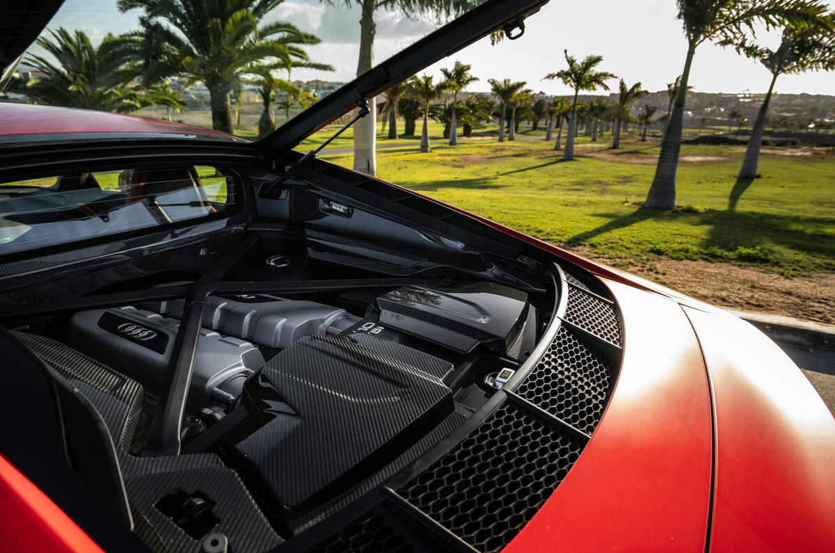 8 Audi R8 RWD Performance 2021 premier essai moteur