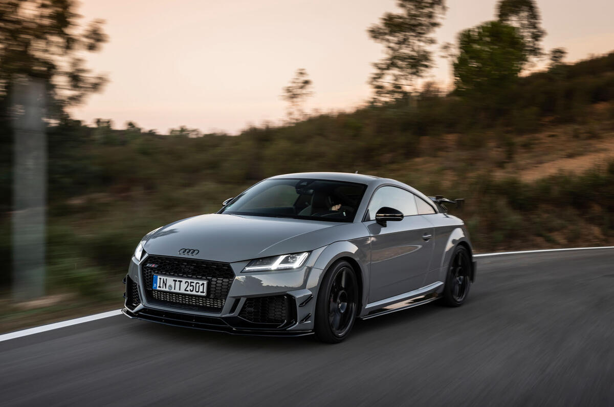 Audi TT RS avant action2