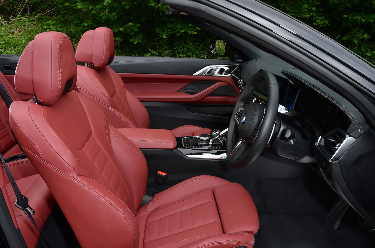 8 BMW 4 Series M440i Convertible 2021 UK FD cabin