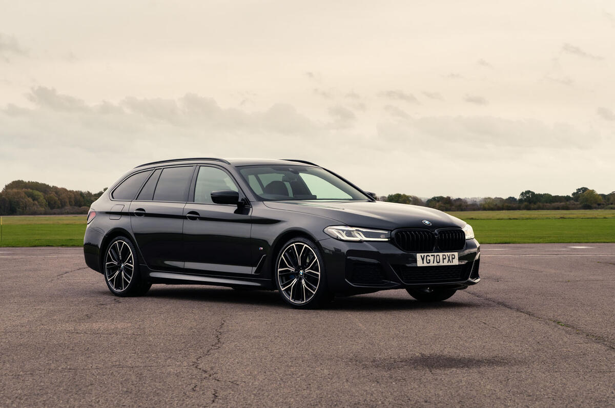 8 BMW Série 5 Touring 530d 2021 UE FD avant statique