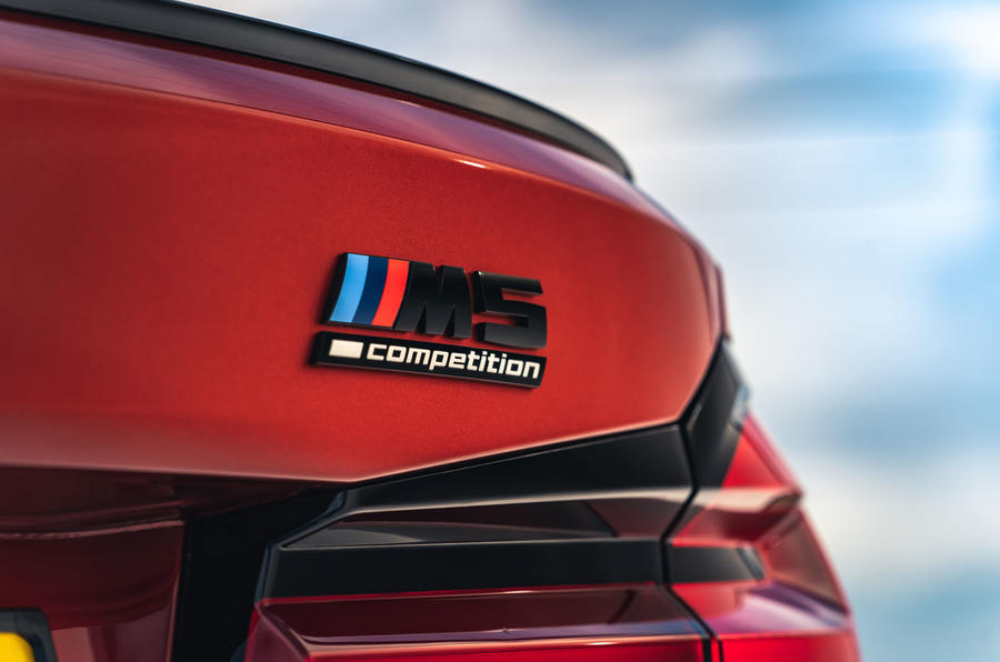 BMW M5 Competition 2020 : premier examen de conduite au Royaume-Uni - badge arrière