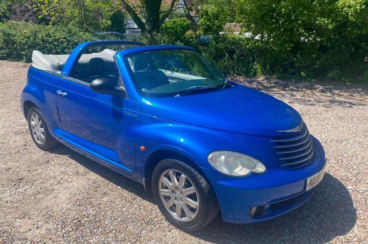 Chrysler PT Cruiser Convertible - static front