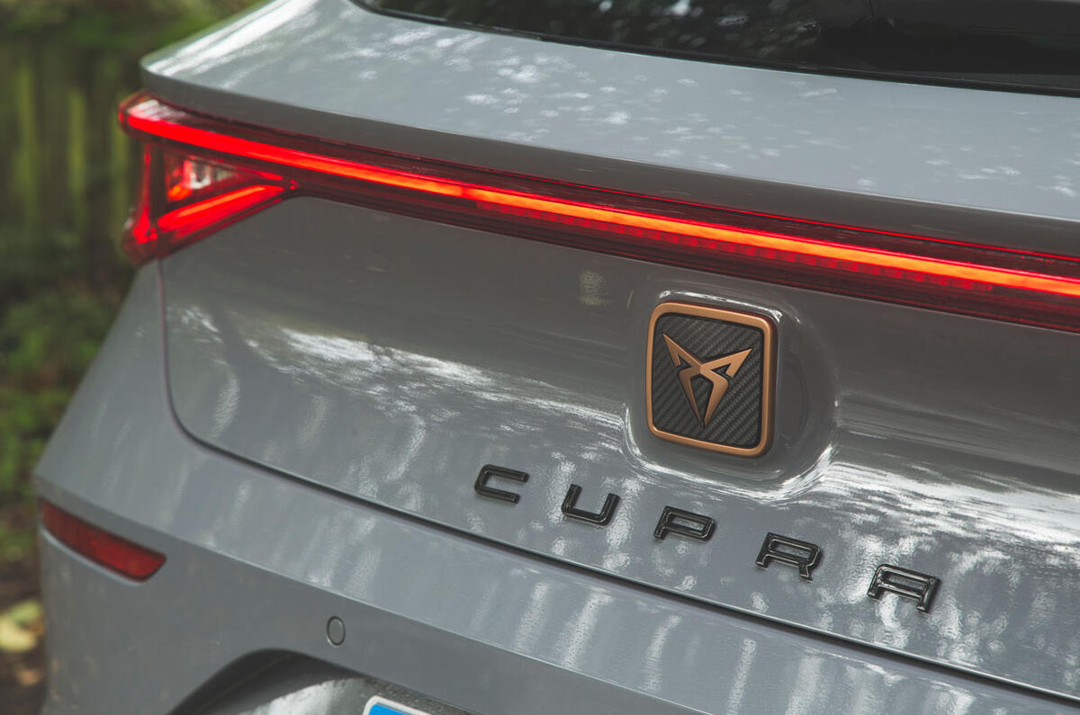 Cupra Leon 2020 LHD : premier bilan de conduite au Royaume-Uni - feux arrière