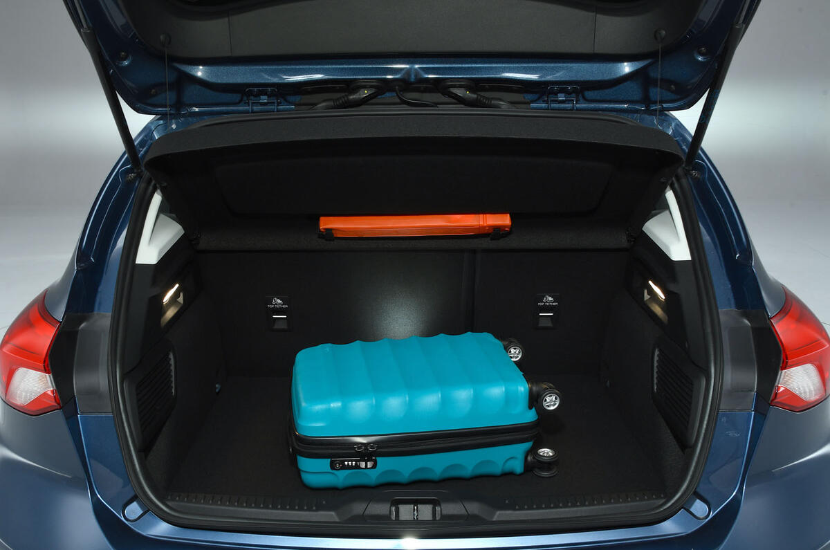 Ford Focus 1 0 Ecoboost 125ps Titanium X 2018 Uk Review Autocar