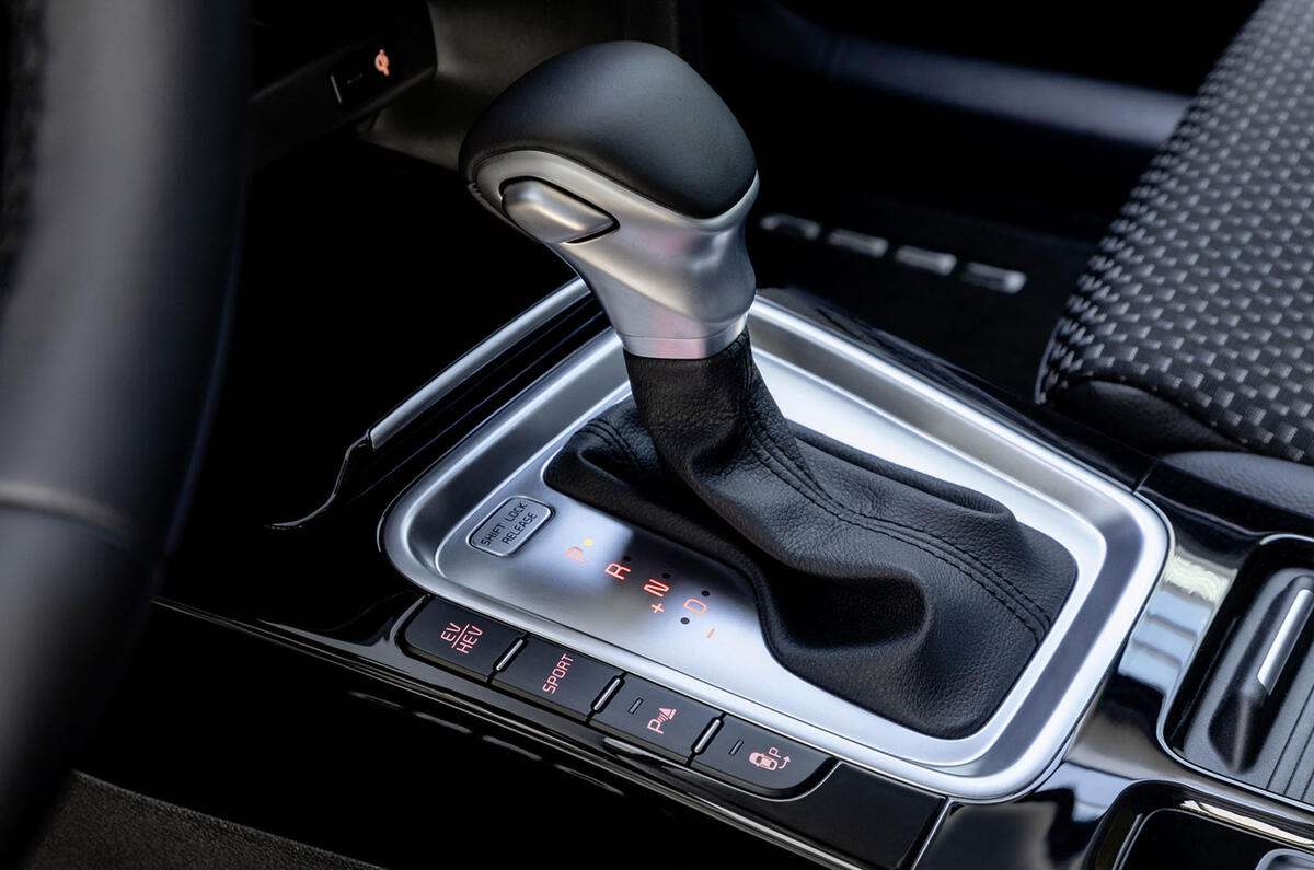 Kia Ceed Sportswagon PHEV 2020 first drive - gearstick