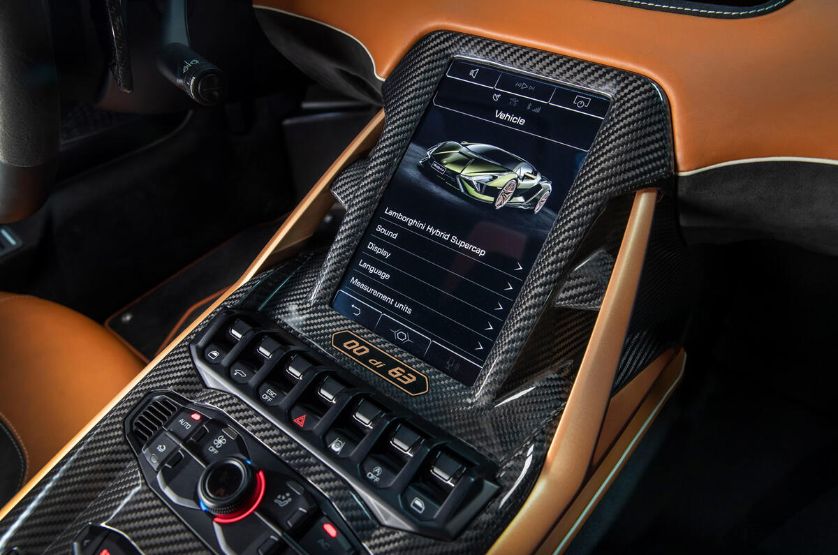 8 Lamborghini Sian 2021 : première console centrale d'examen de conduite au Royaume-Uni