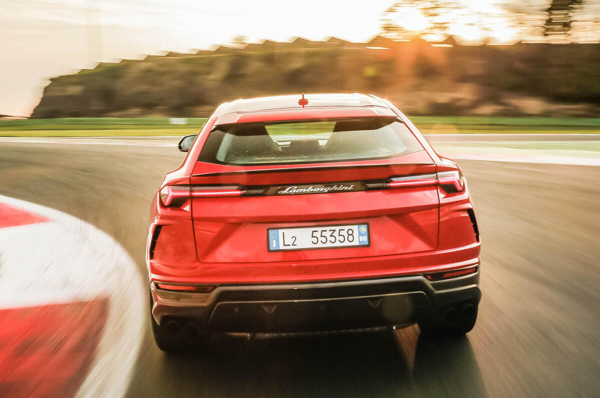 Lamborghini Urus 2018 Review Autocar