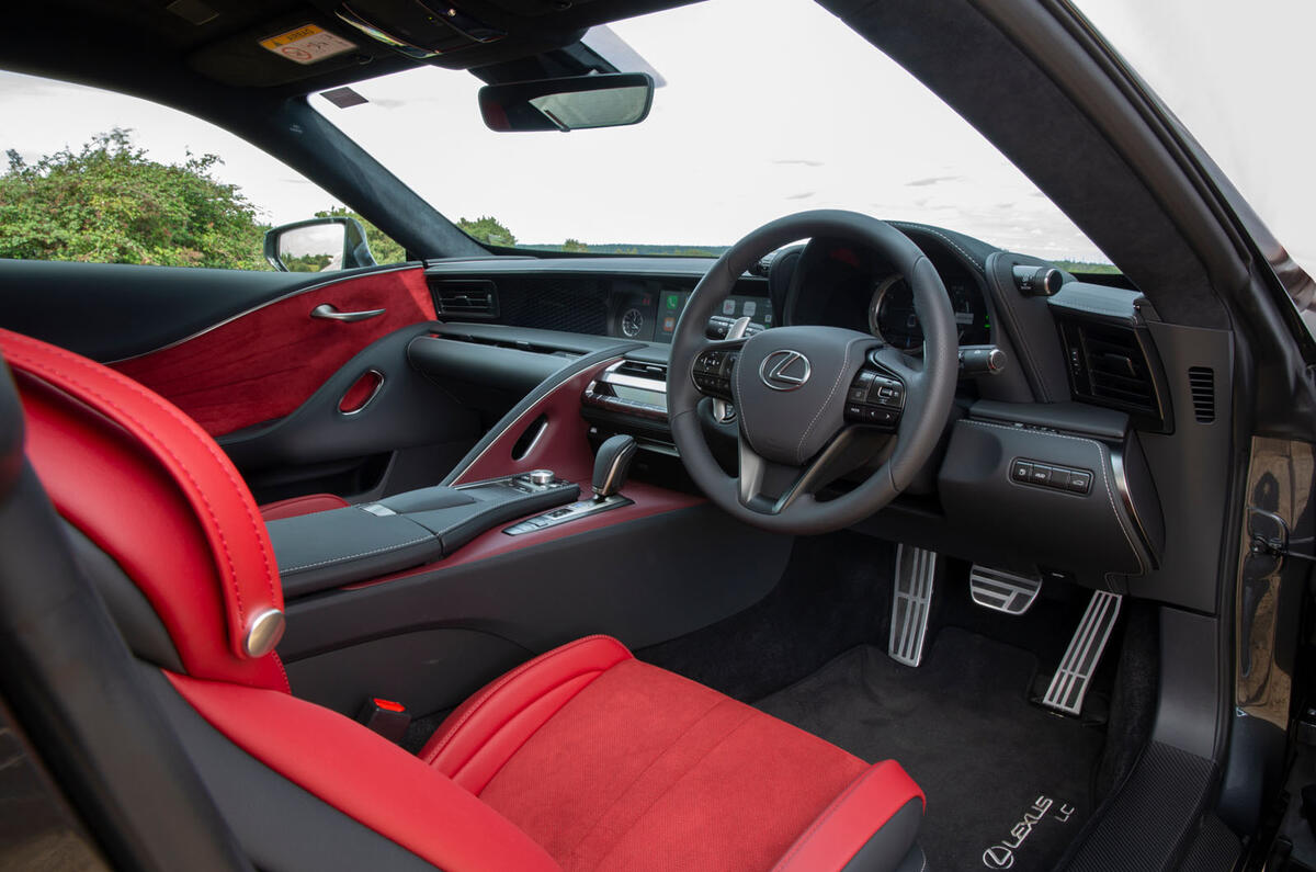 8 Lexus LC500 2021 UK FD cabin