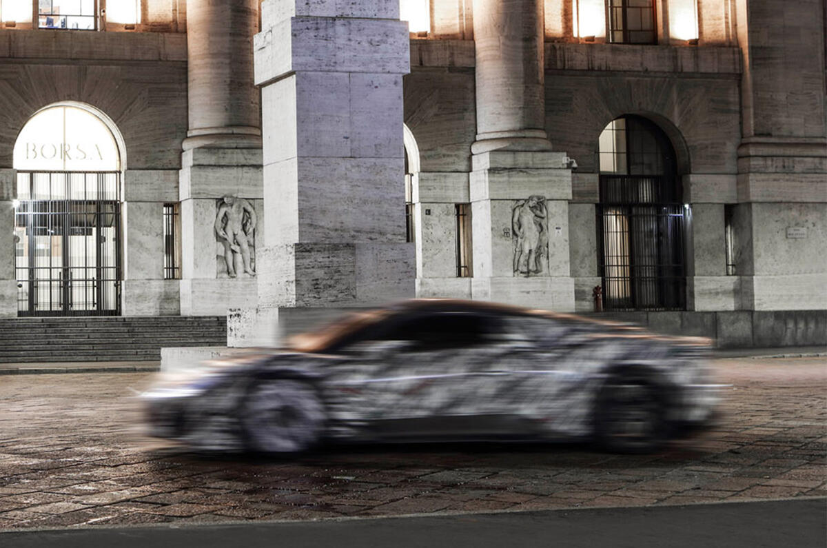 Maserati MC20 prototype 2020 - hero side