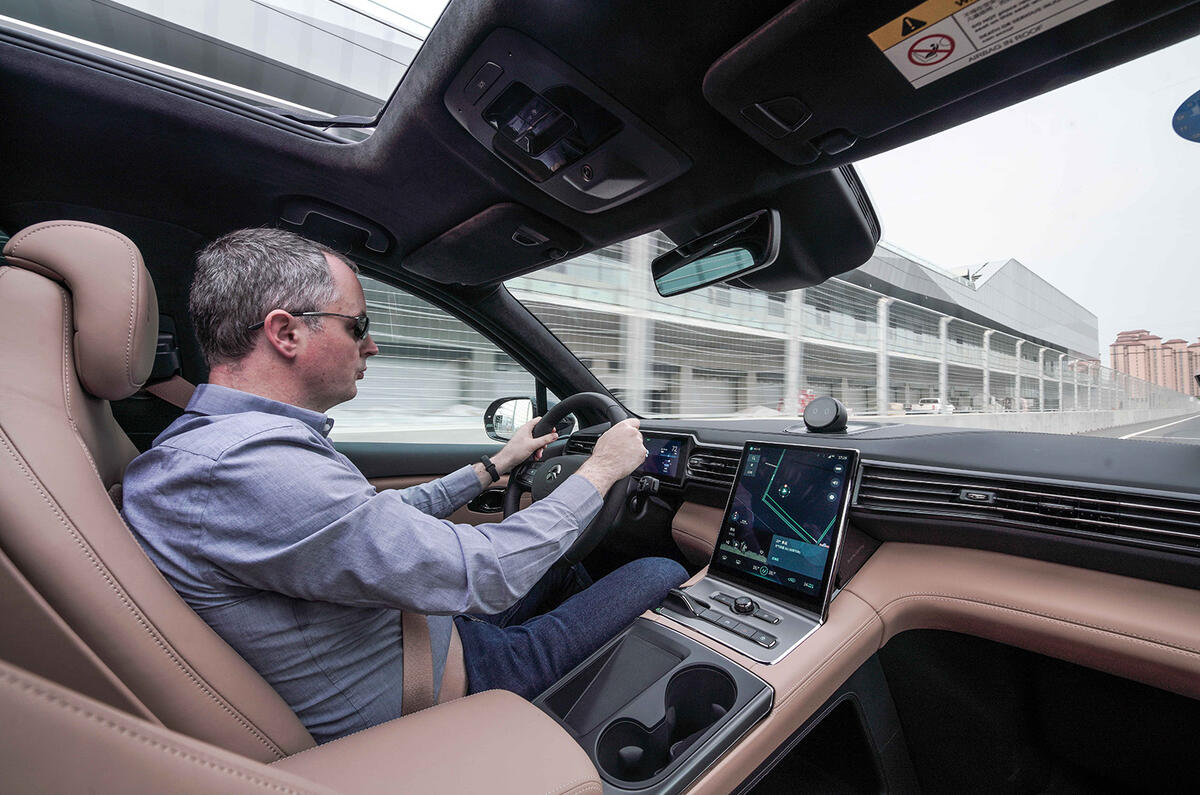 Nio ES6 2019 first drive review - Mike Duff driving