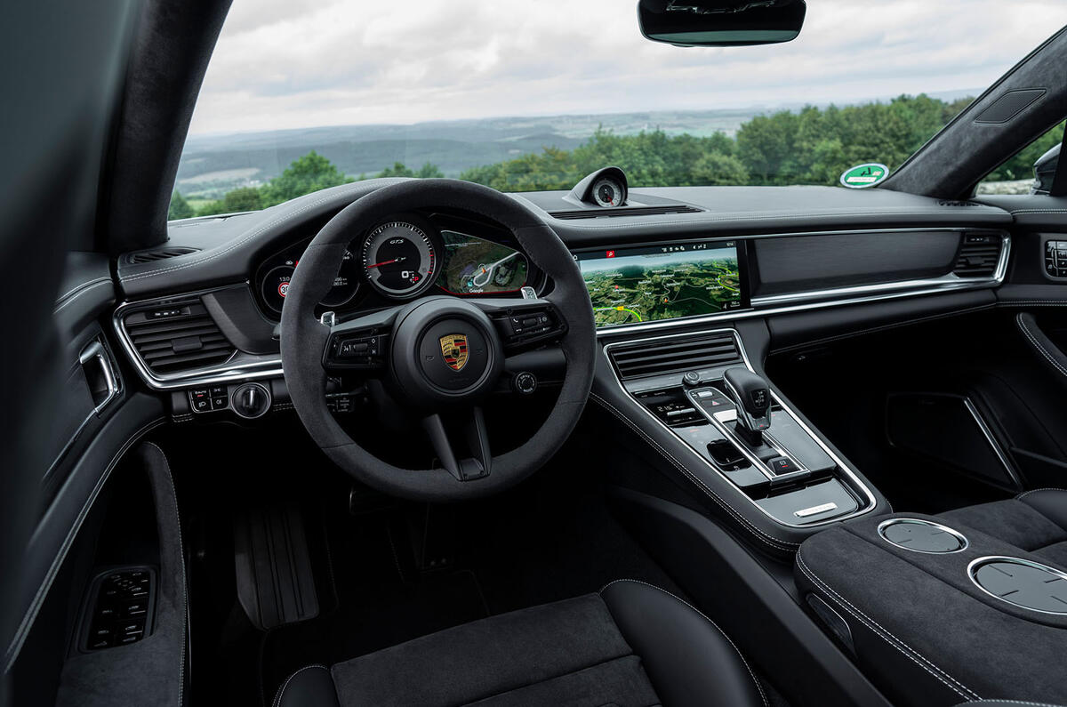 Porsche Panamera GTS Sport Turismo 2020 : premier bilan de conduite - tableau de bord