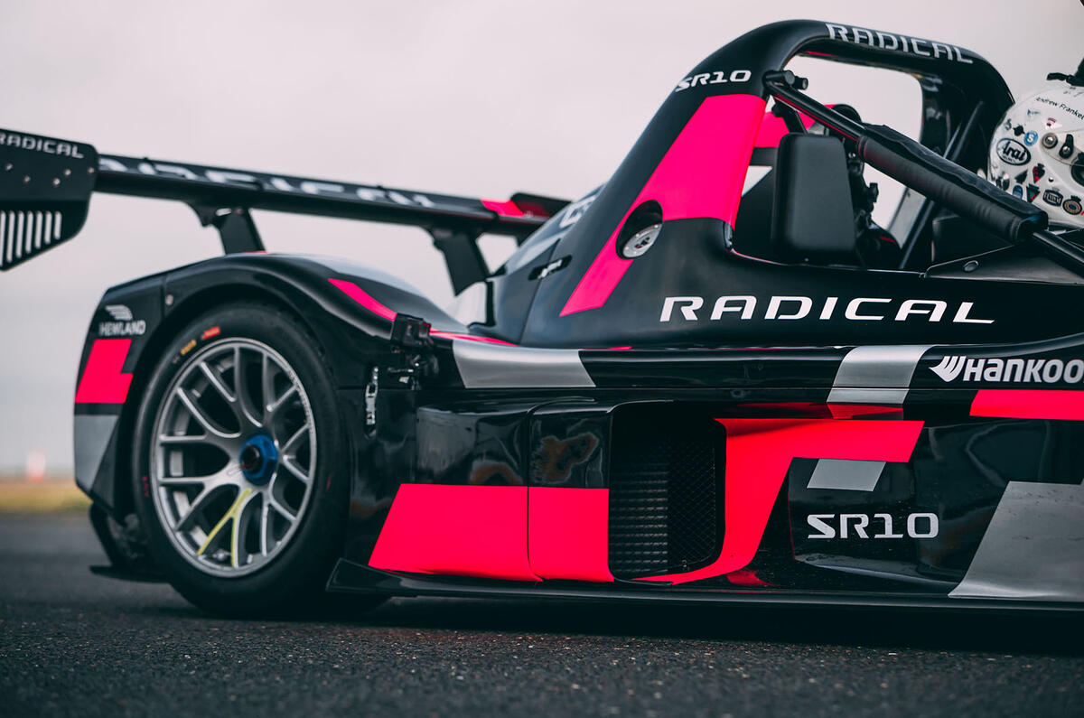 Radical SR10 2020 : premier examen de la conduite au Royaume-Uni - arrière