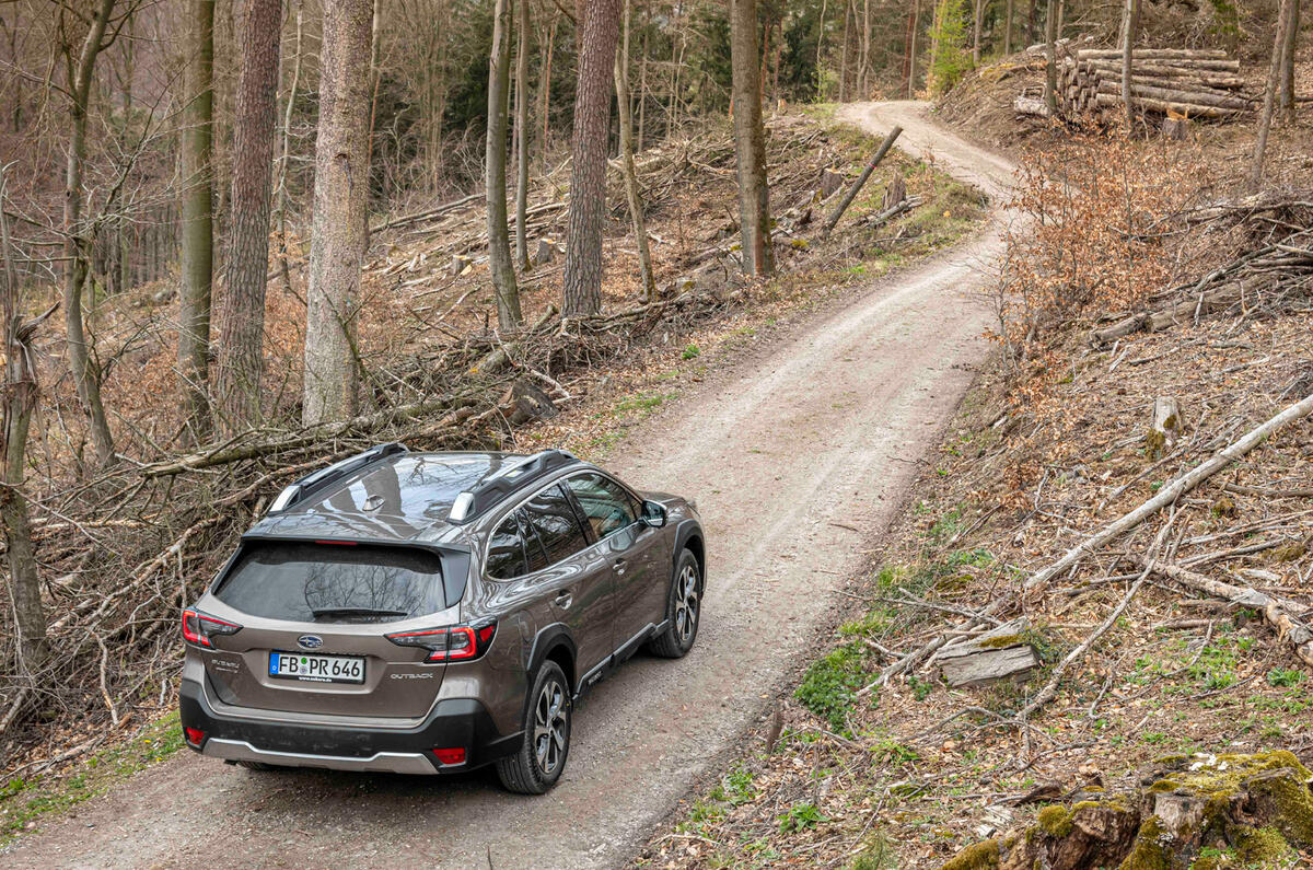 8 Subaru outback 2021 FD trail arrière