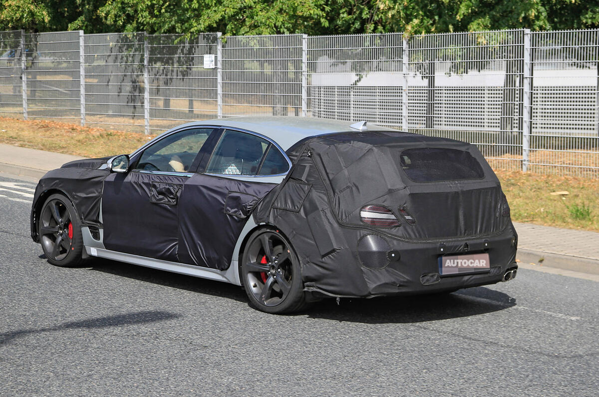 Genesis G70 Shooting Brake - spy shots