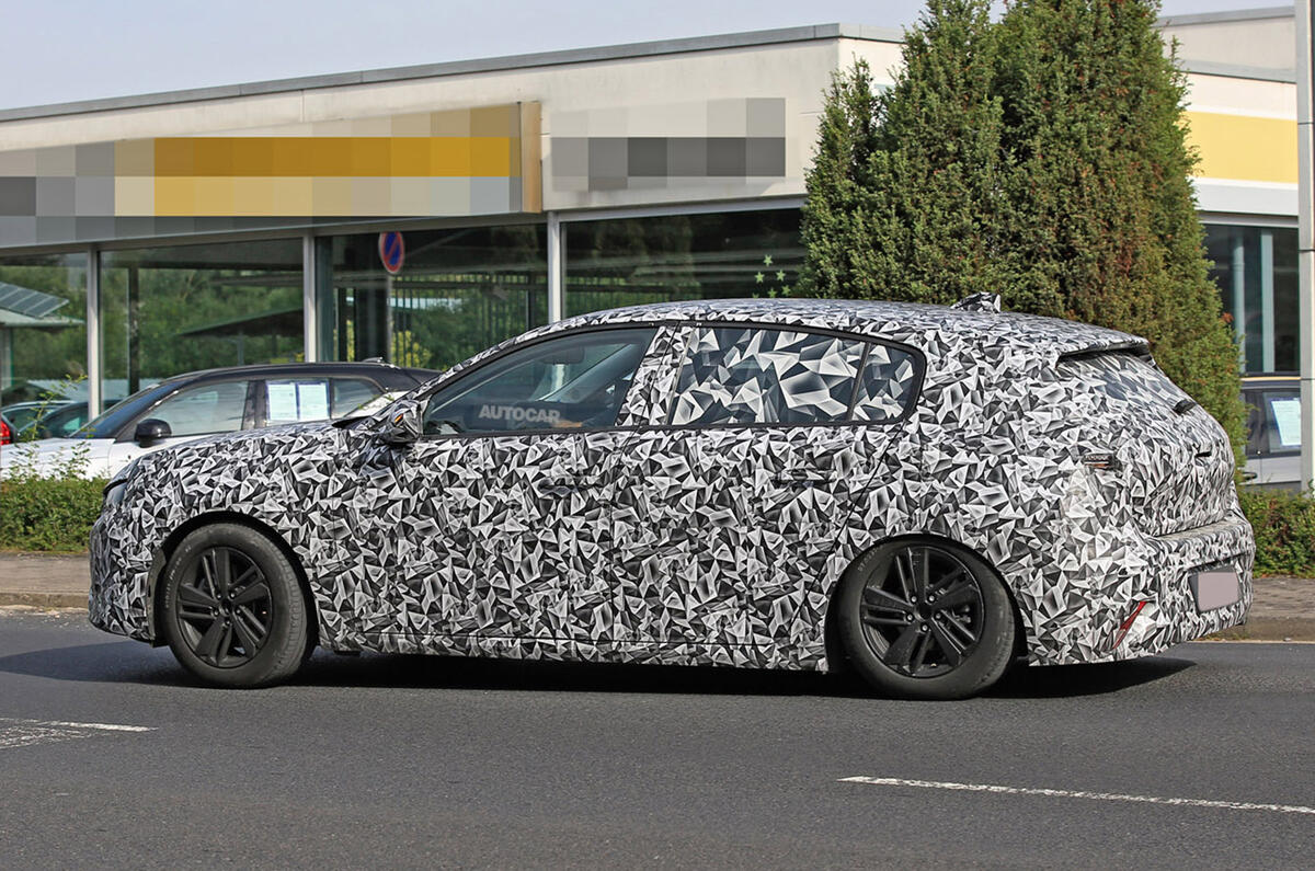 2022 Peugeot 308 prototype - side