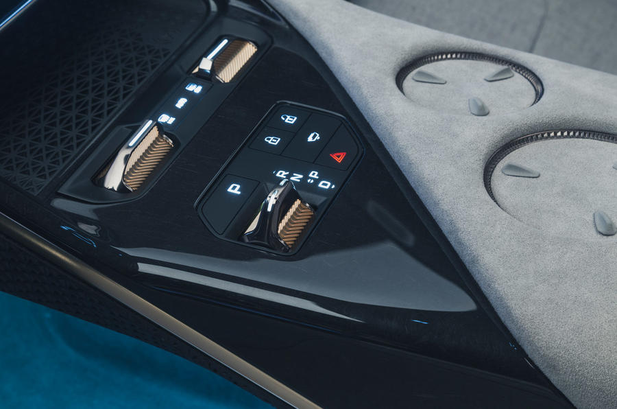 81 Lotus Eletre 2022 official reveal Autocar centre console