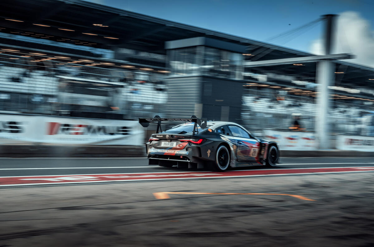 82 bmw m4 gt3  nurburgring rear tracking pits