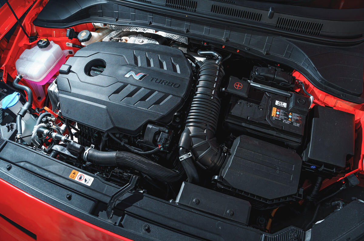 82 Cupra Formentor vs Hyundai Kona N 2022 Kona engine