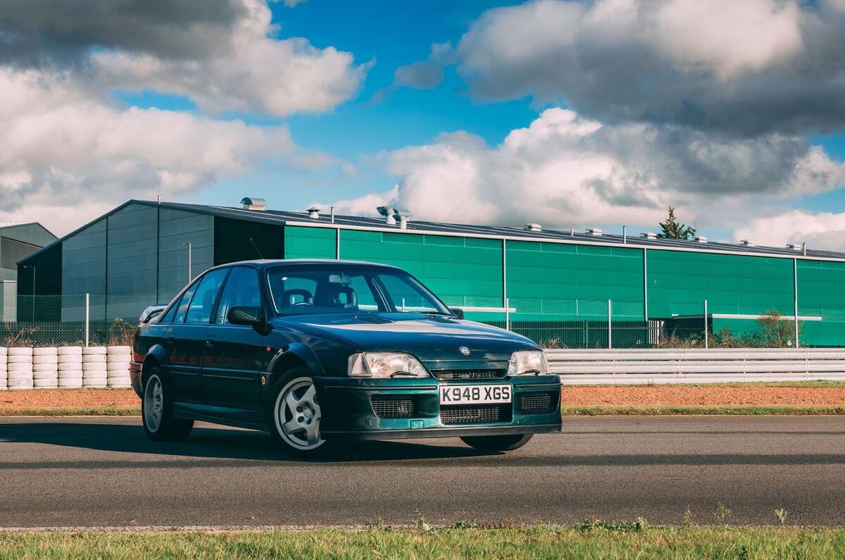 Lotus Carlton at 30 - static front