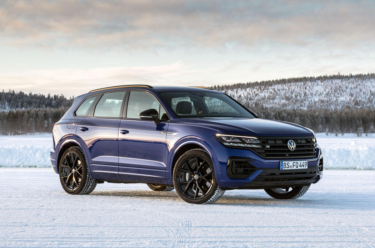 Volkswagen Touareg R 2020 official reveal images - static front