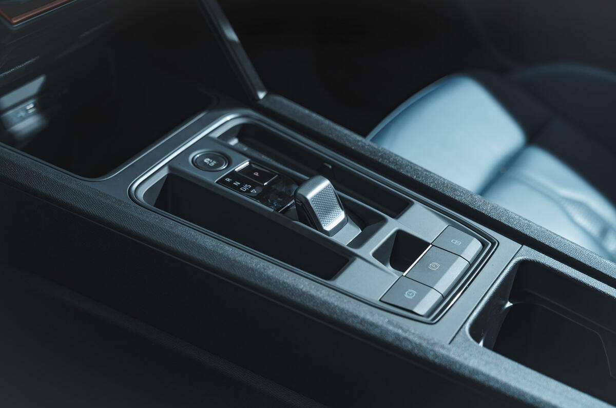 84 Cupra Formentor vs Hyundai Kona N 2022 cupra centre console