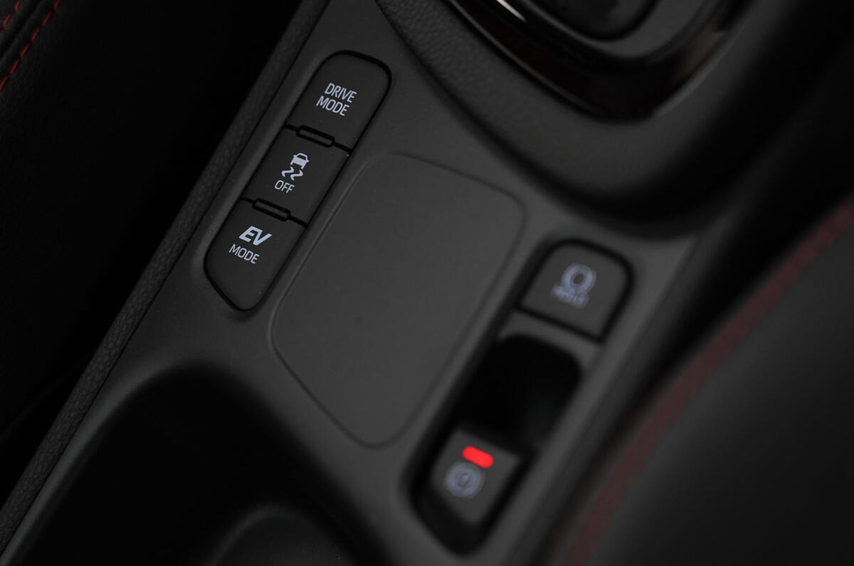 Toyota Yaris 2019 official studio - EV mode