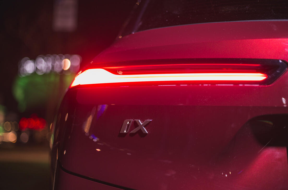 85 BMW iX vs Mercedes EQS 2022 BMW rear lights