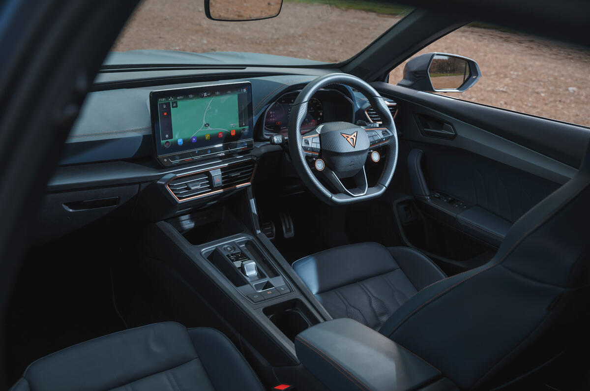 86 Cupra Formentor vs Hyundai Kona N 2022 Cupra cabin