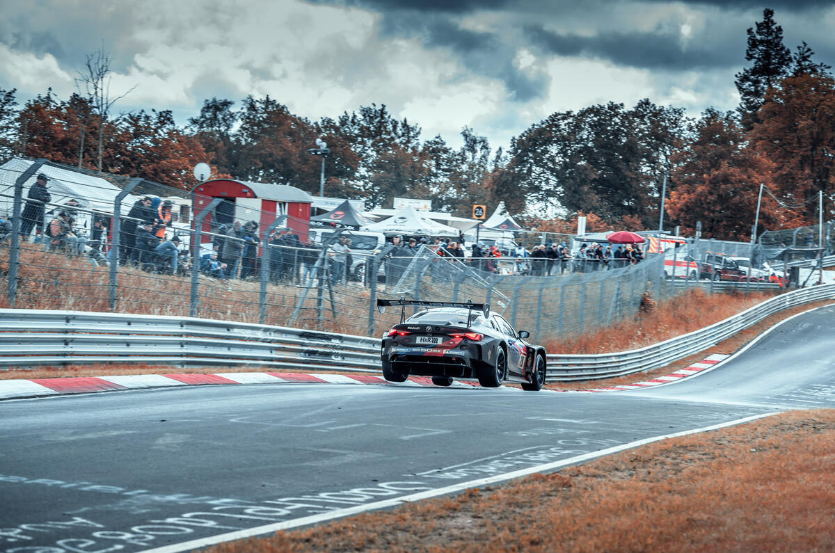 87 bmw m4 gt3  nurburgring rear jump