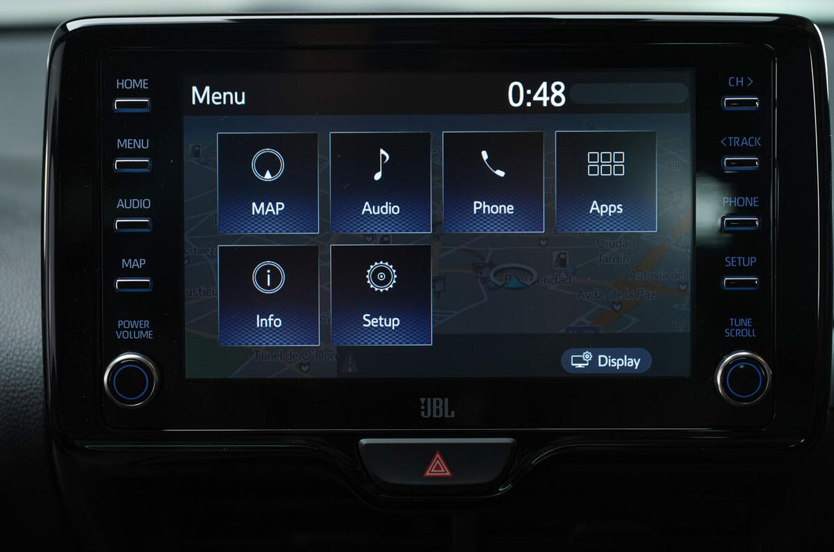 87b-toyota-yaris-2019-facelift-official-studio-infotainment.jpg