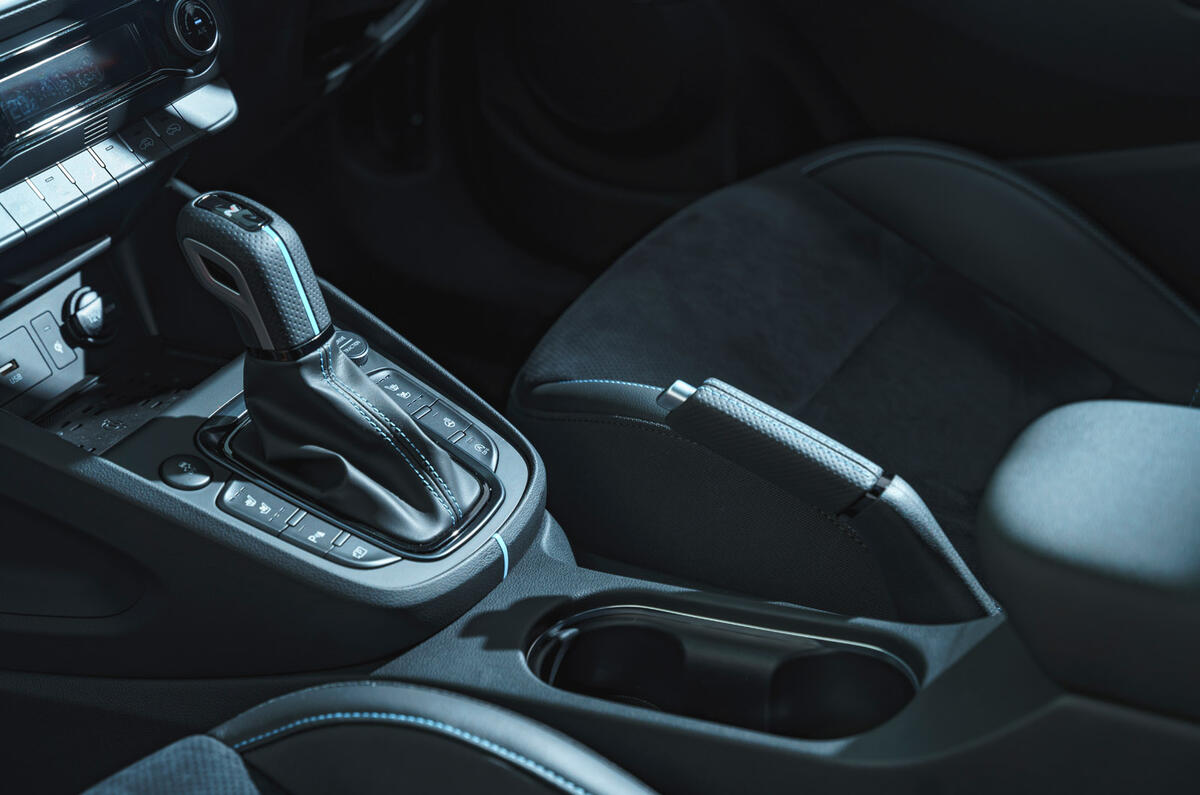 88 Cupra Formentor vs Hyundai Kona N 2022 kona gearstick