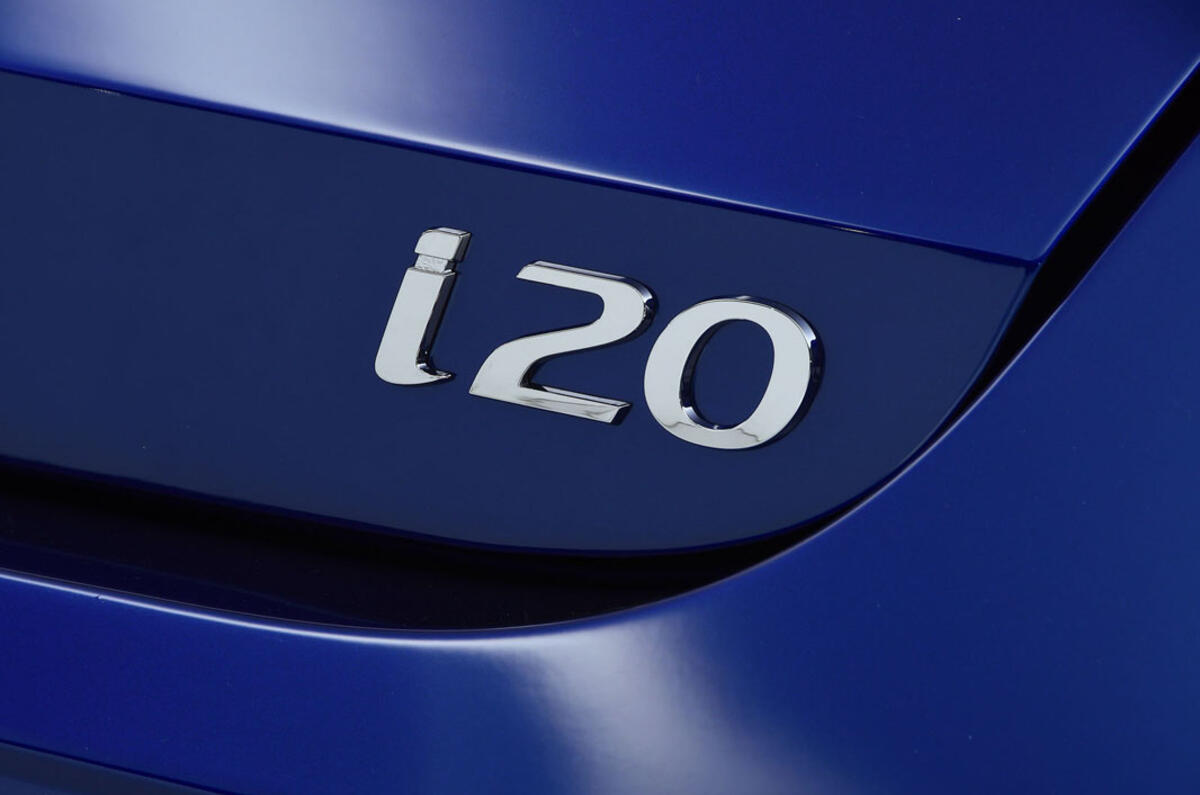 Hyundai i20 2020 studio images - rear model designation