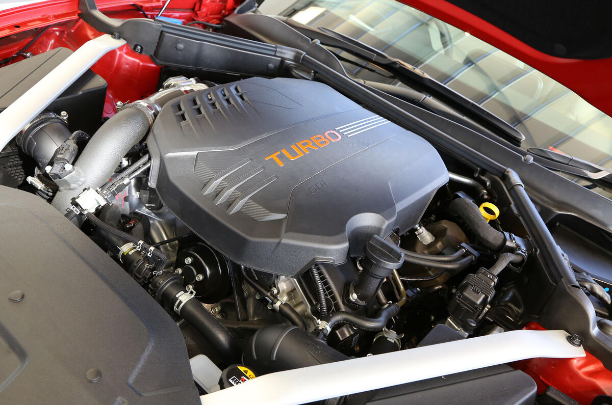 99 Kia Stinger GT420 racer - engine