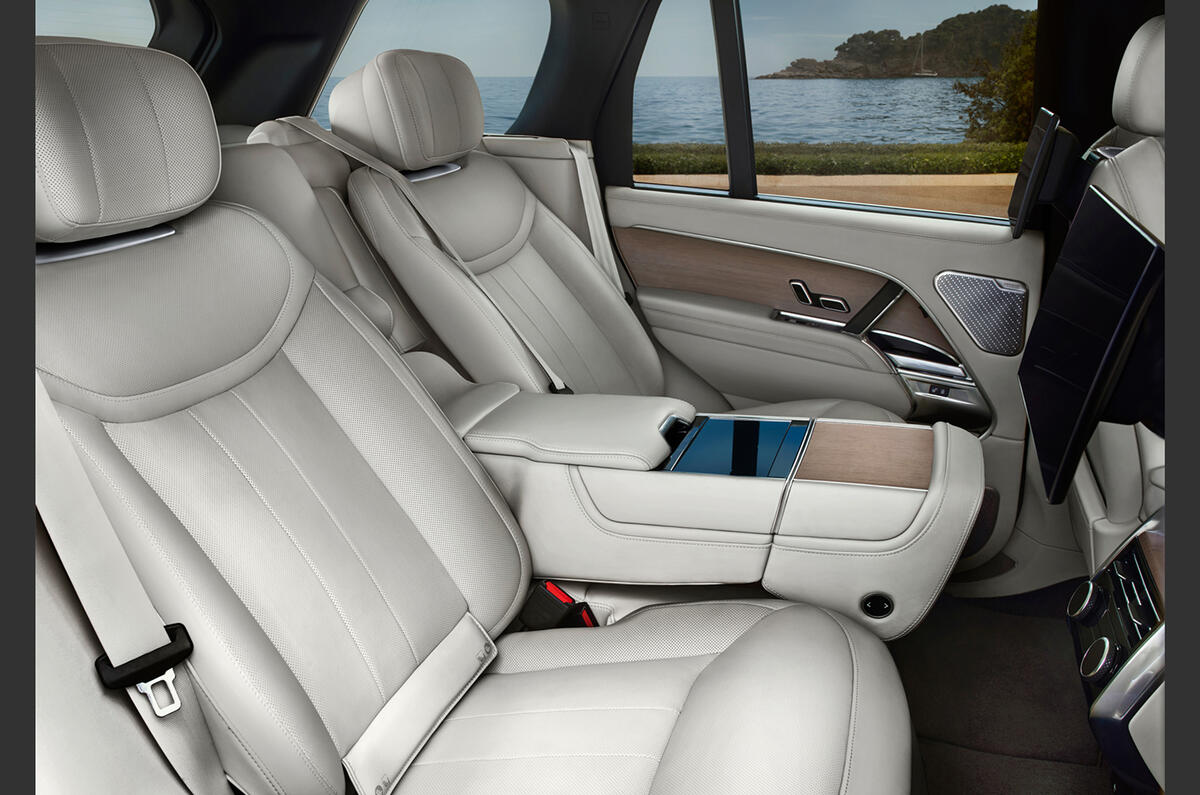 88 Land Rover Range Rover 2021 official reveal images rear seats