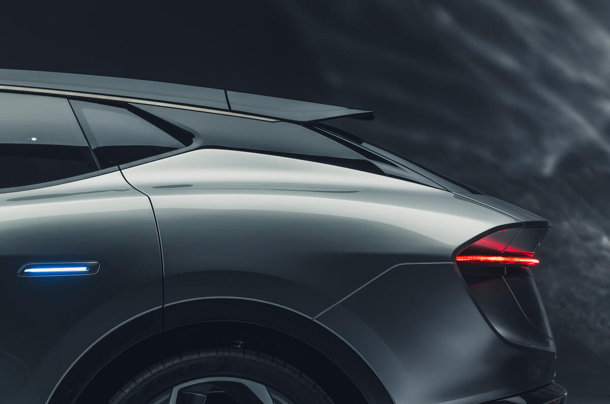 88 Lotus Eletre 2022 official reveal Autocar roofline