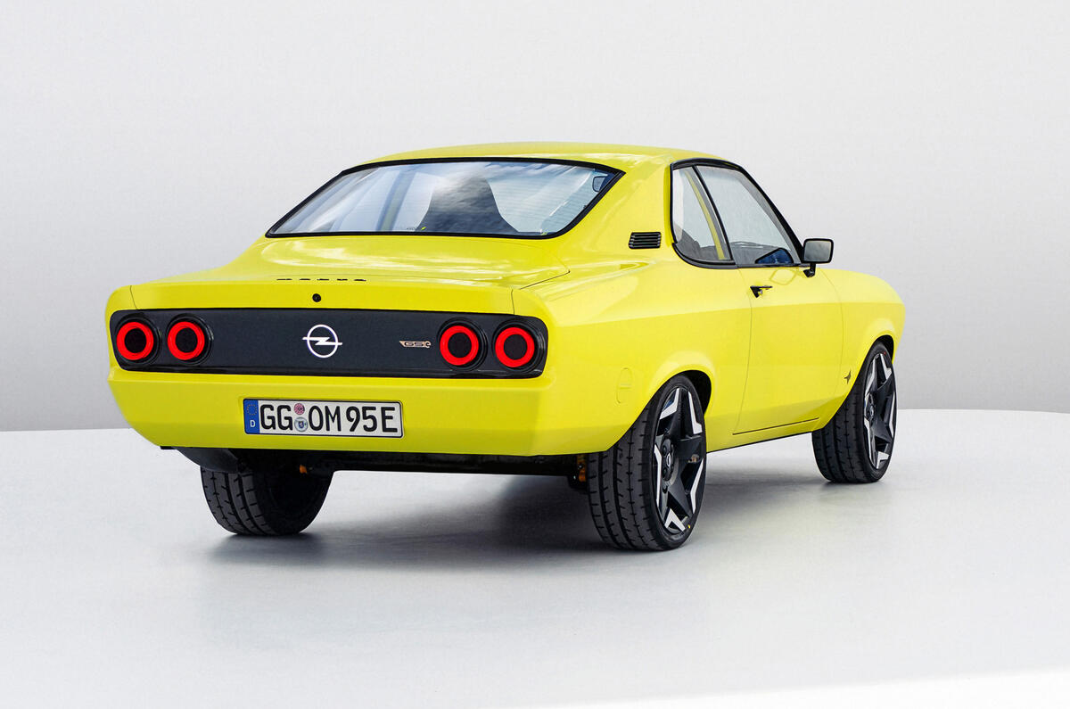 88-opel-manta-elektromod-2021-official-images-edit-static-rear.jpg